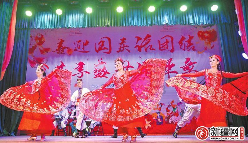 发现舌头变成了黑紫色，这是为什么？游戏画面